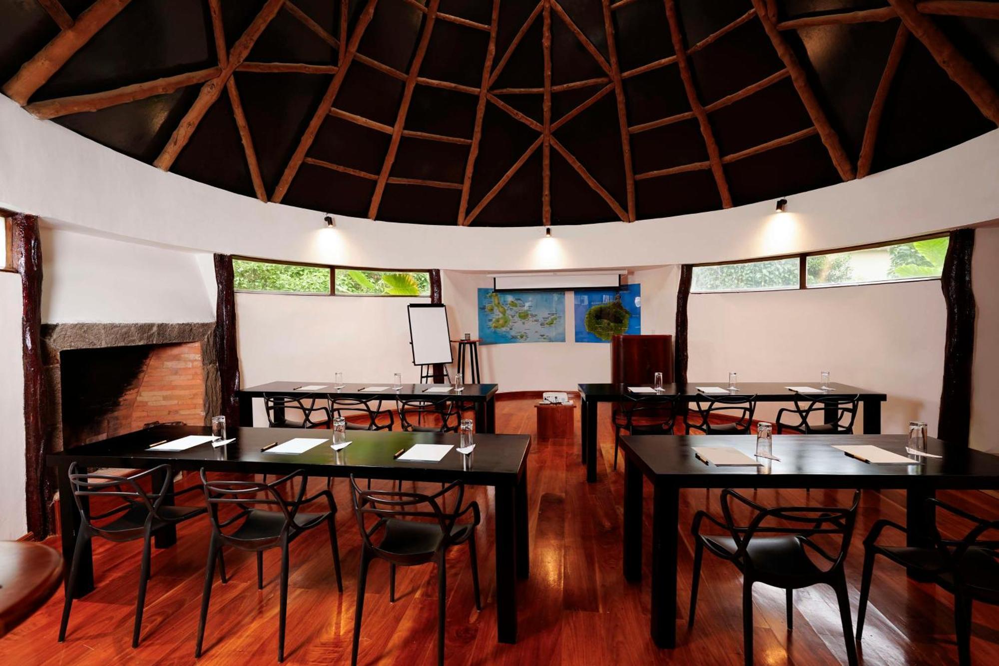 รอยัล ปาล์ม Hotel Bellavista  ภายนอก รูปภาพ