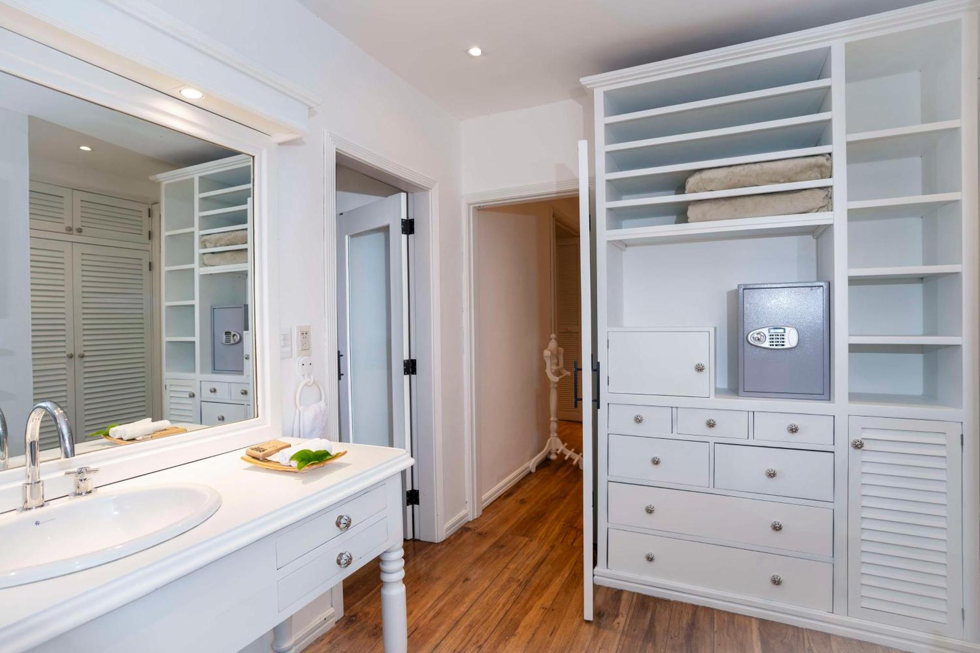 รอยัล ปาล์ม Hotel Bellavista  ภายนอก รูปภาพ