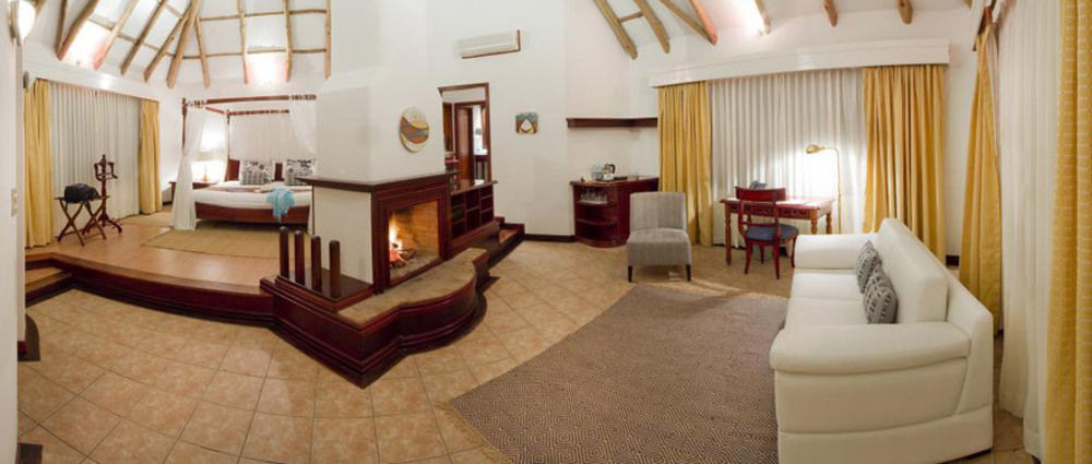 รอยัล ปาล์ม Hotel Bellavista  ภายนอก รูปภาพ