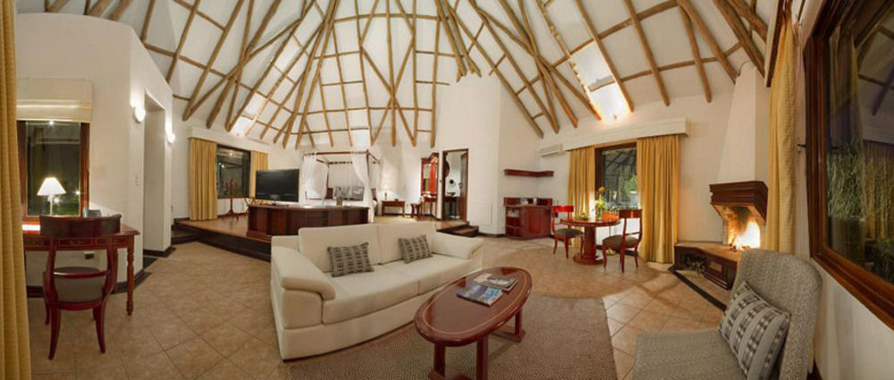 รอยัล ปาล์ม Hotel Bellavista  ภายนอก รูปภาพ