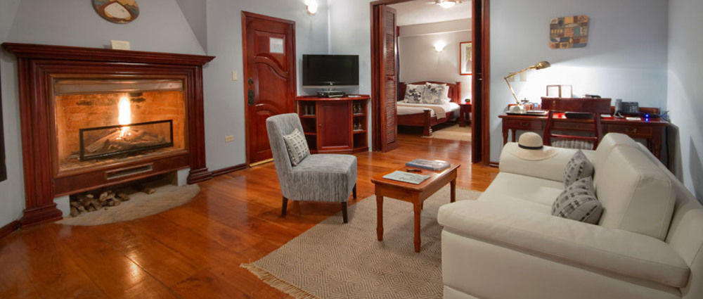 รอยัล ปาล์ม Hotel Bellavista  ภายนอก รูปภาพ